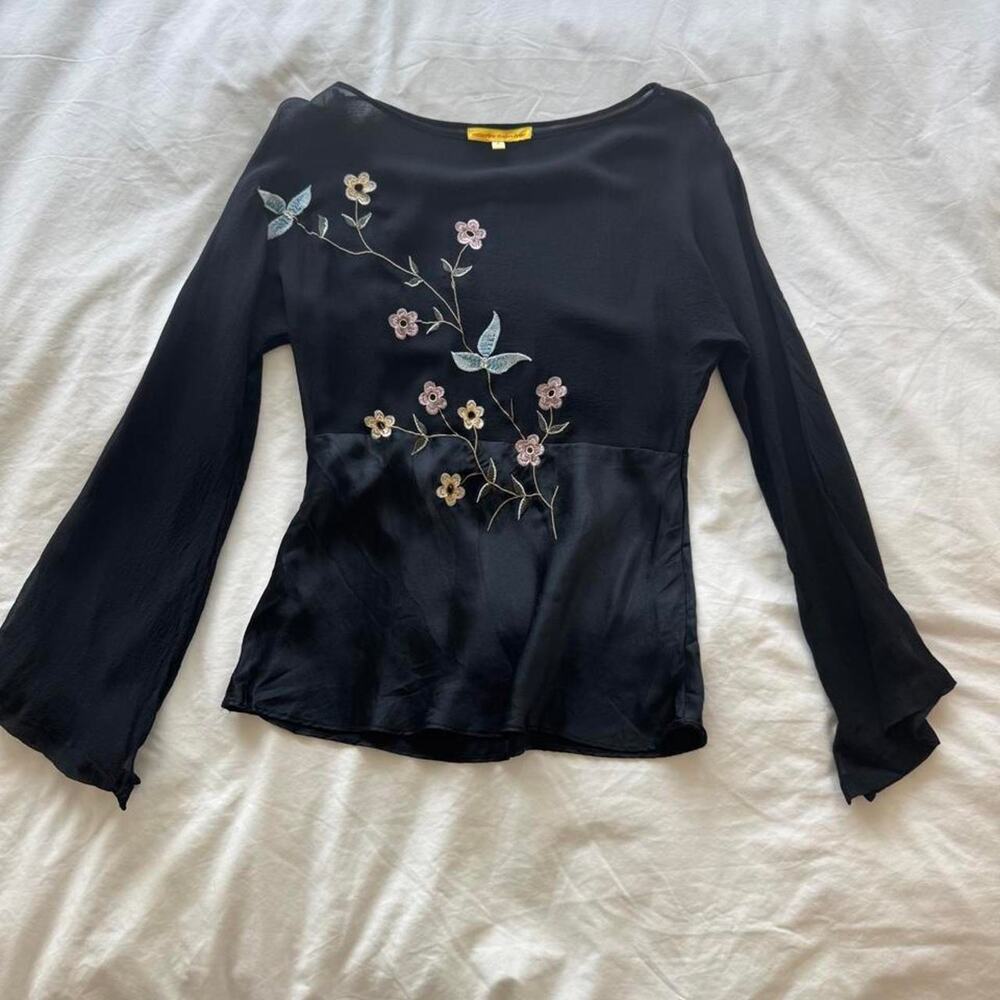 Catherine malandrise oriental styled black